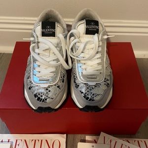 Woman Valentino Garavani Lacerunner Sneakers